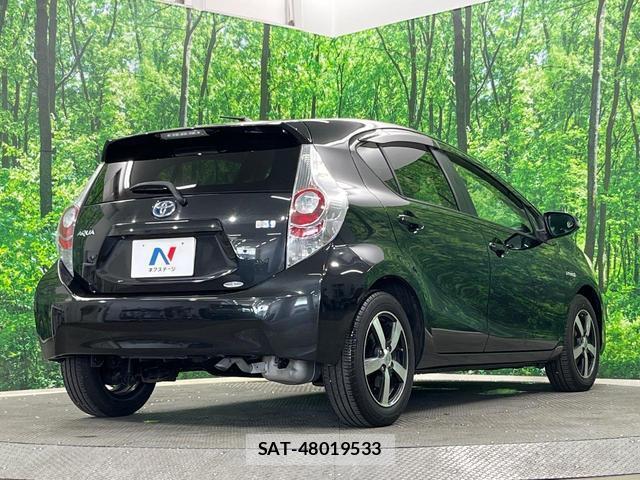Toyota AQUA 2012-05 8219127-16