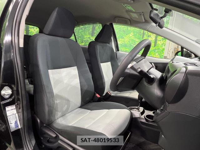 Toyota AQUA 2012-05 8219127-7