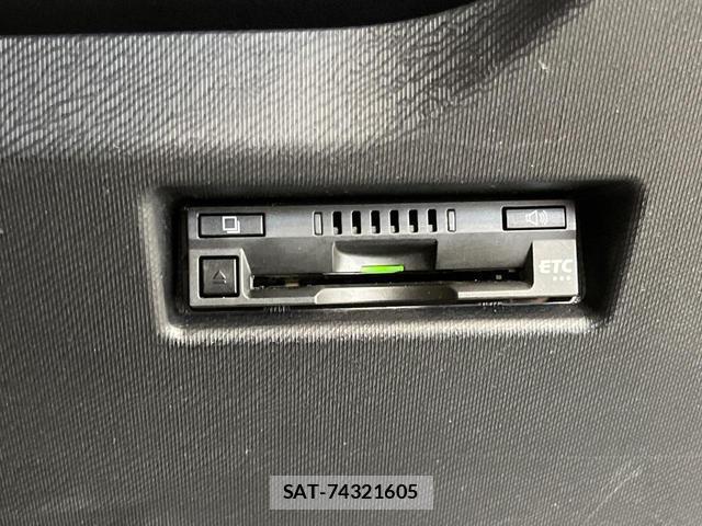Toyota AQUA 2019-09 8219201-4