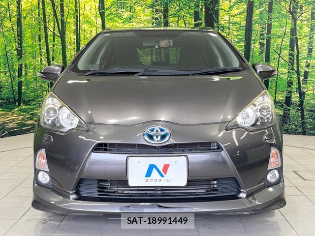 Toyota AQUA 2012-12 8219370-13