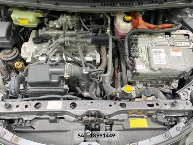 Toyota AQUA 2012-12 8219370-17