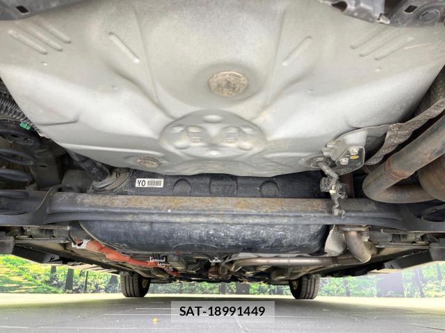 Toyota AQUA 2012-12 8219370-18