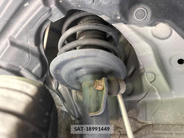 Toyota AQUA 2012-12 8219370-19