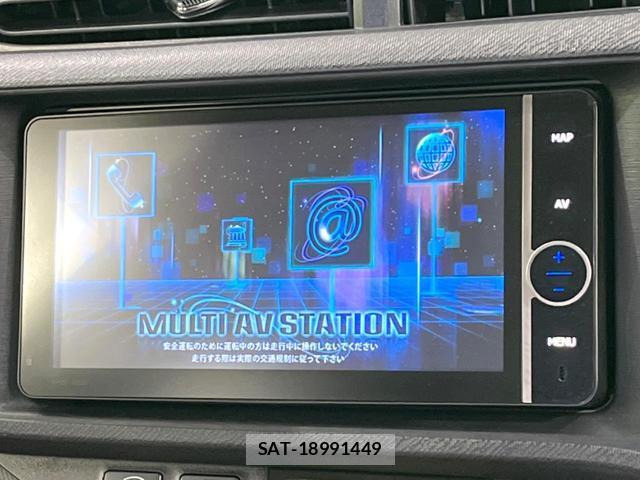 Toyota AQUA 2012-12 8219370-2