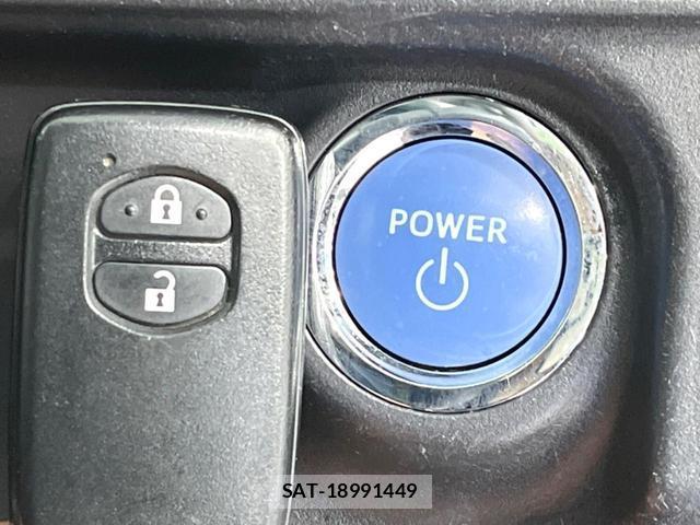 Toyota AQUA 2012-12 8219370-6