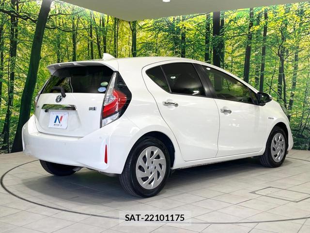 Toyota AQUA 2019-06 8219372-16