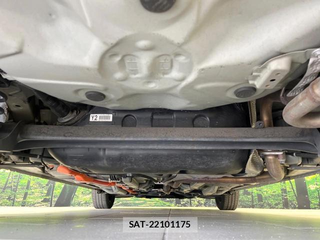 Toyota AQUA 2019-06 8219372-18