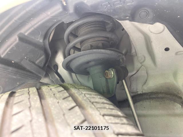 Toyota AQUA 2019-06 8219372-19