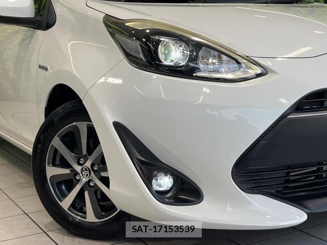 Toyota AQUA 2017-07 8219703-11