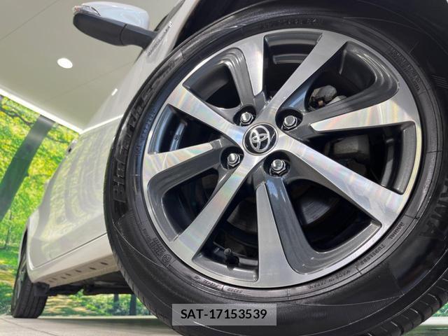 Toyota AQUA 2017-07 8219703-12