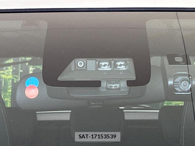 Toyota AQUA 2017-07 8219703-4