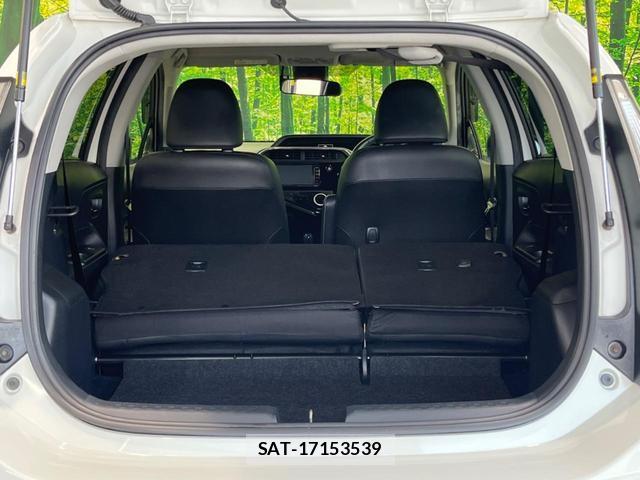 Toyota AQUA 2017-07 8219703-9
