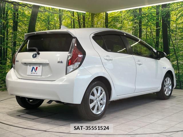Toyota AQUA 2015-06 8219706-16
