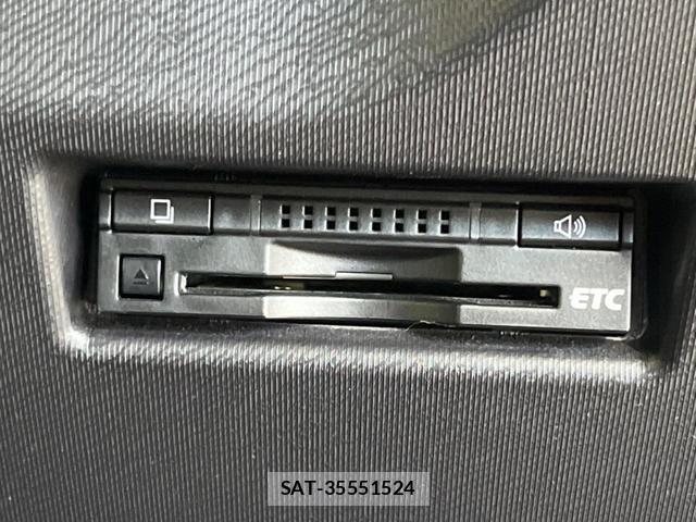 Toyota AQUA 2015-06 8219706-5