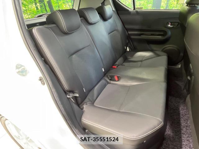 Toyota AQUA 2015-06 8219706-8