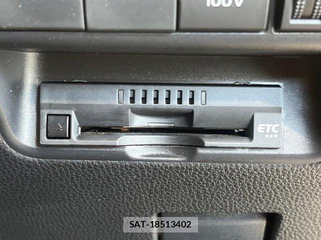 Toyota AQUA 2025-02 8219726-5