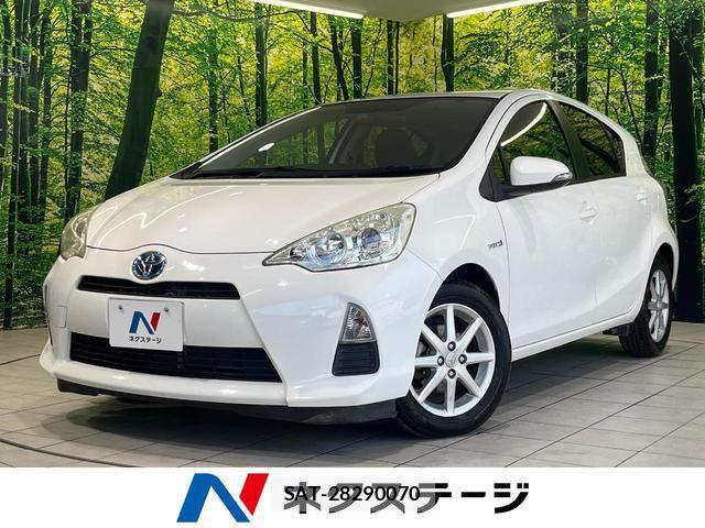 Toyota AQUA 2013-08 8219730-0