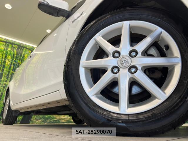 Toyota AQUA 2013-08 8219730-12