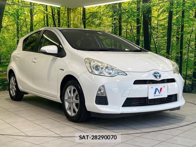 Toyota AQUA 2013-08 8219730-15