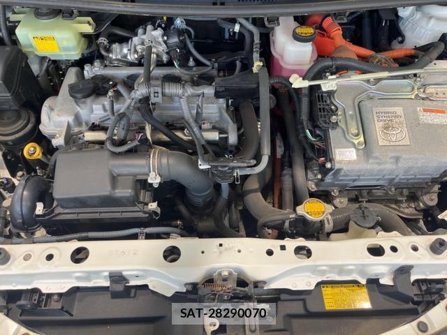 Toyota AQUA 2013-08 8219730-17