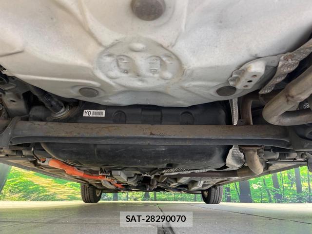 Toyota AQUA 2013-08 8219730-18