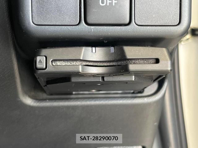 Toyota AQUA 2013-08 8219730-4