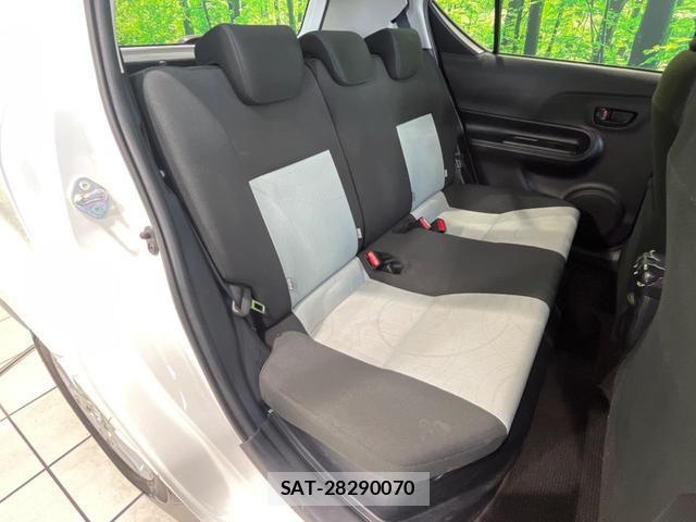 Toyota AQUA 2013-08 8219730-8