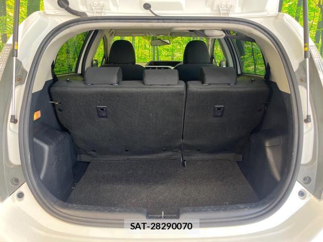 Toyota AQUA 2013-08 8219730-9