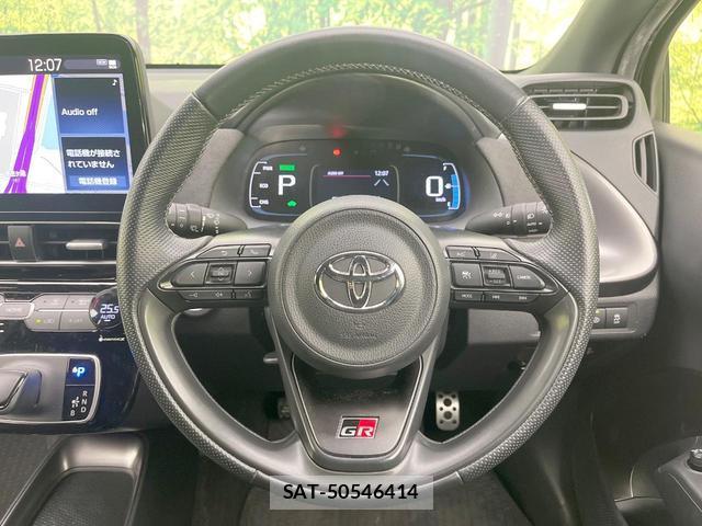 Toyota AQUA 2023-03 8220108-10