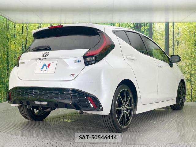 Toyota AQUA 2023-03 8220108-16