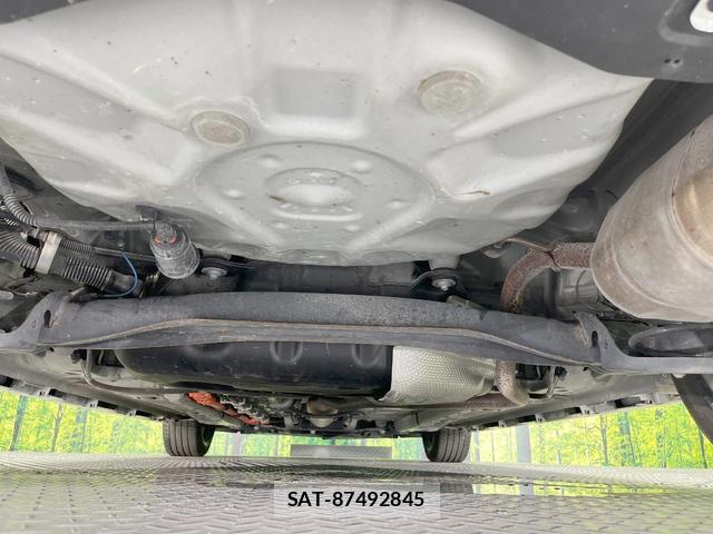 Toyota AQUA 2023-03 8220114-18