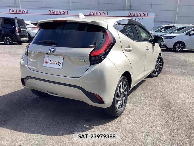 Toyota AQUA 2021-10 8220162-10