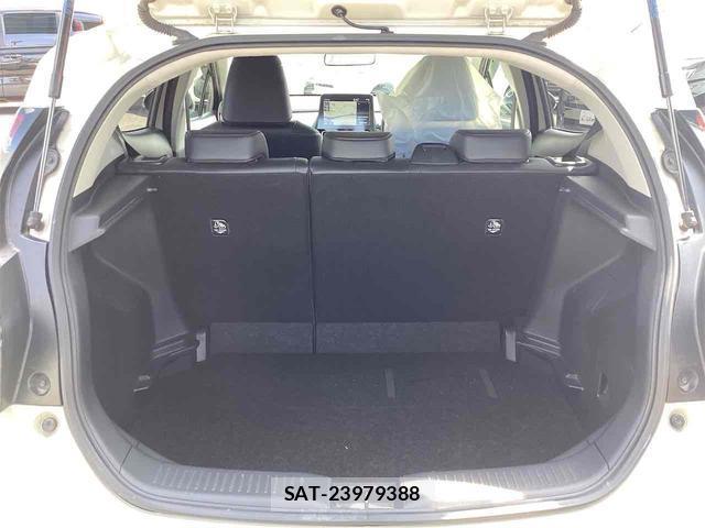Toyota AQUA 2021-10 8220162-11