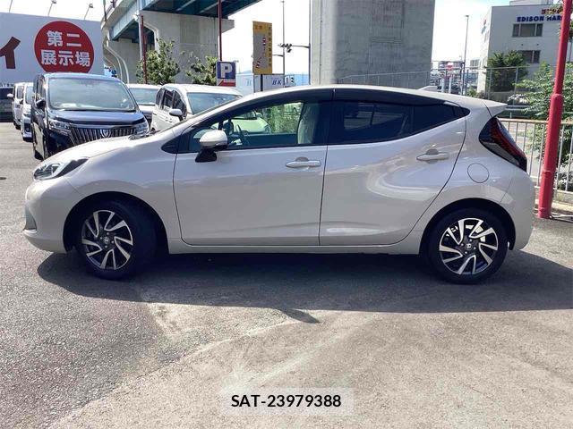 Toyota AQUA 2021-10 8220162-7