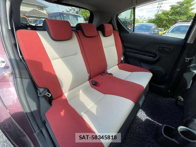 Toyota AQUA 2015-03 8220243-11