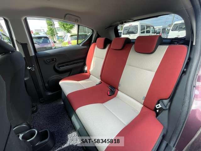 Toyota AQUA 2015-03 8220243-12