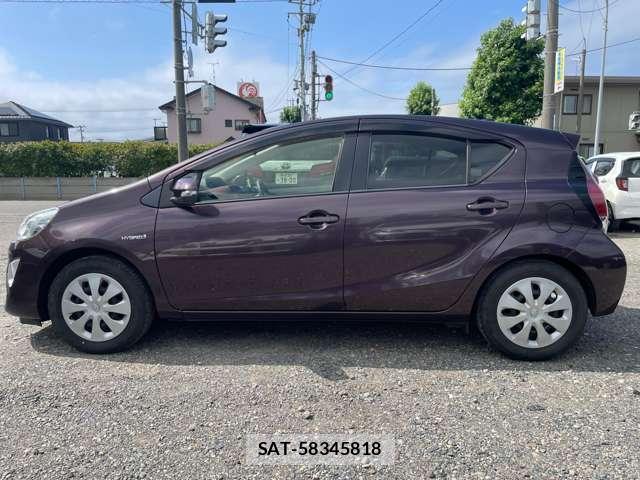 Toyota AQUA 2015-03 8220243-13