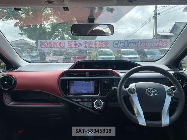 Toyota AQUA 2015-03 8220243-15