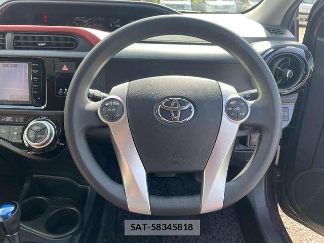 Toyota AQUA 2015-03 8220243-16
