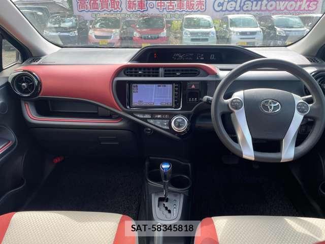 Toyota AQUA 2015-03 8220243-2