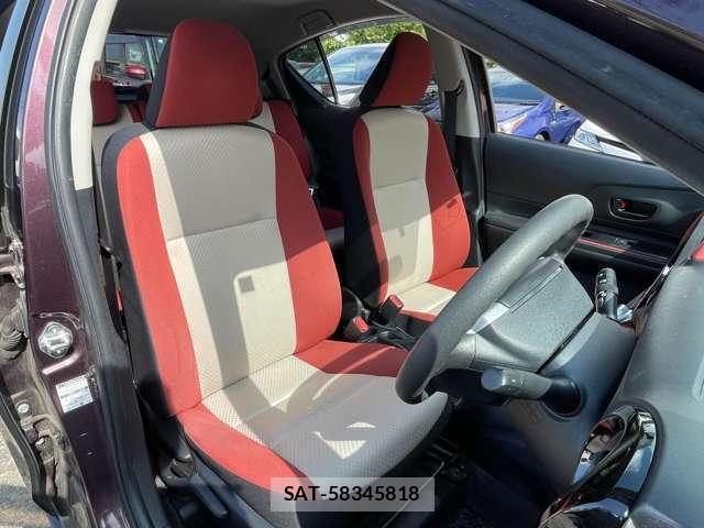 Toyota AQUA 2015-03 8220243-9