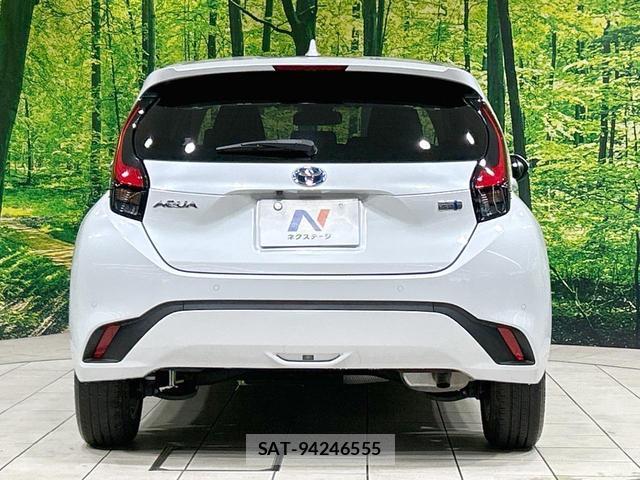 Toyota AQUA 2022-10 8220284-14