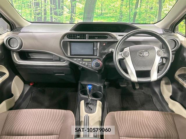 Toyota AQUA 2013-12 8220294-1