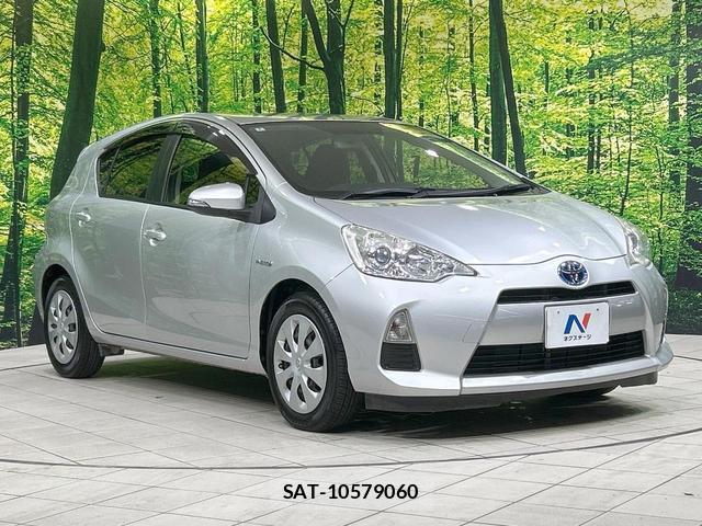 Toyota AQUA 2013-12 8220294-15