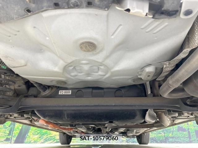 Toyota AQUA 2013-12 8220294-18