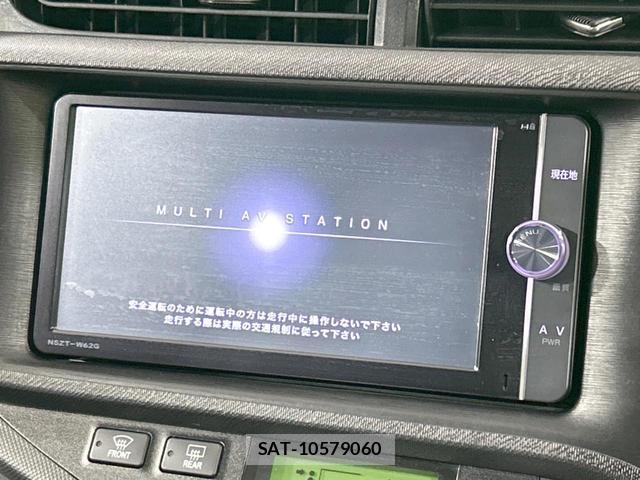 Toyota AQUA 2013-12 8220294-2
