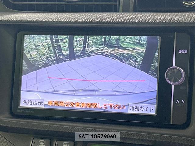 Toyota AQUA 2013-12 8220294-3