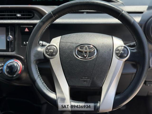 Toyota AQUA 2013-06 8220300-13