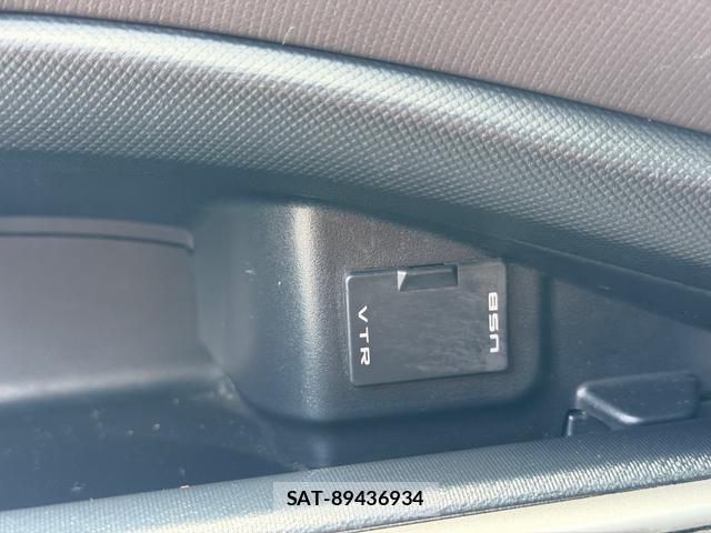 Toyota AQUA 2013-06 8220300-17