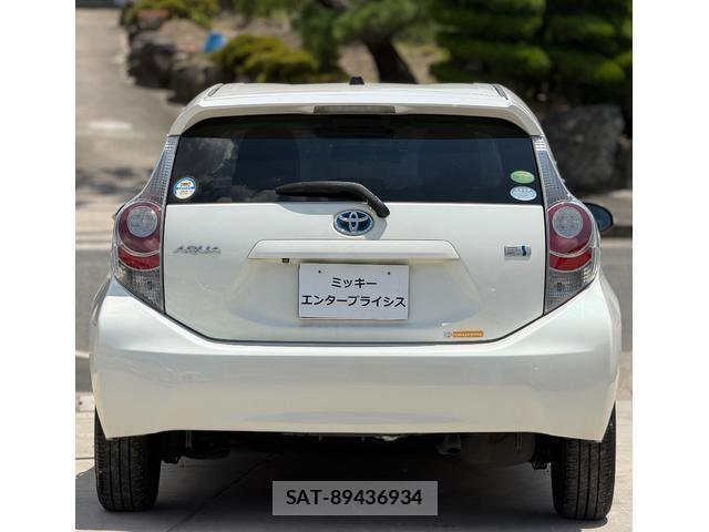 Toyota AQUA 2013-06 8220300-5